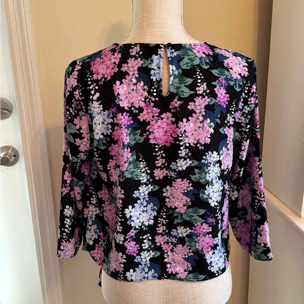 ๐ป$10 Talbots Floral Side-Tie Top - Picture 2 of 4